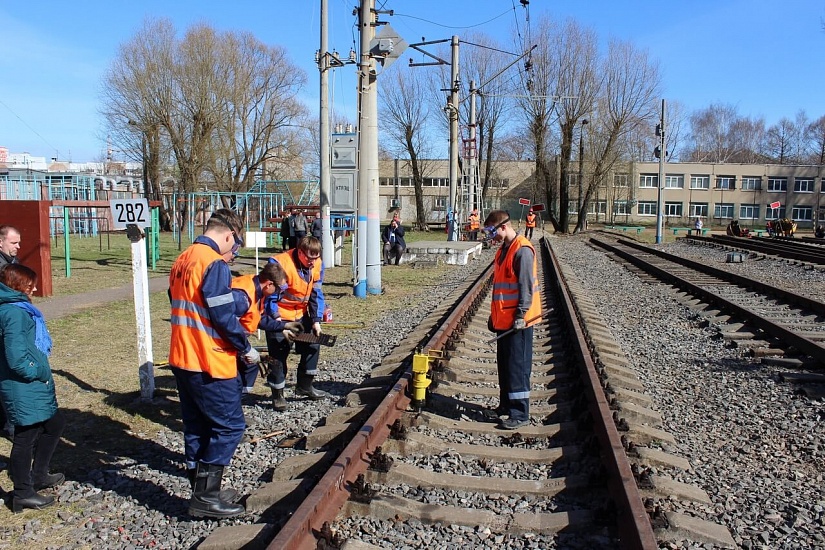 Ульяновский техникум железнодорожного транспорта фото 1