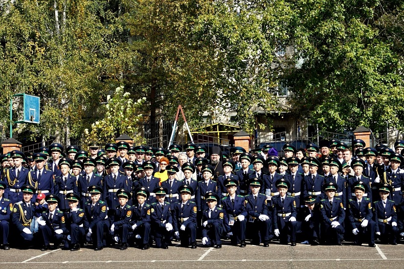 Лесосибирский кадетский корпус фото