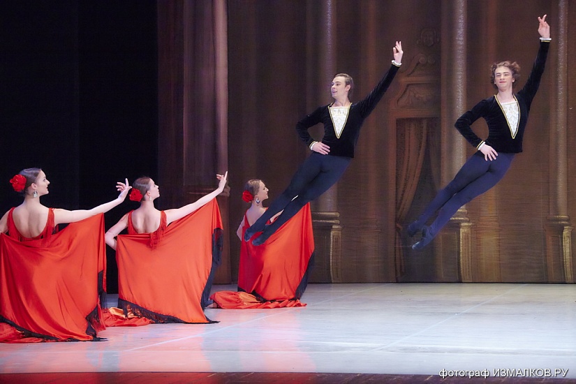 Московское хореографическое училище при Московском государственном академическом театре танца «Гжель» фото 1
